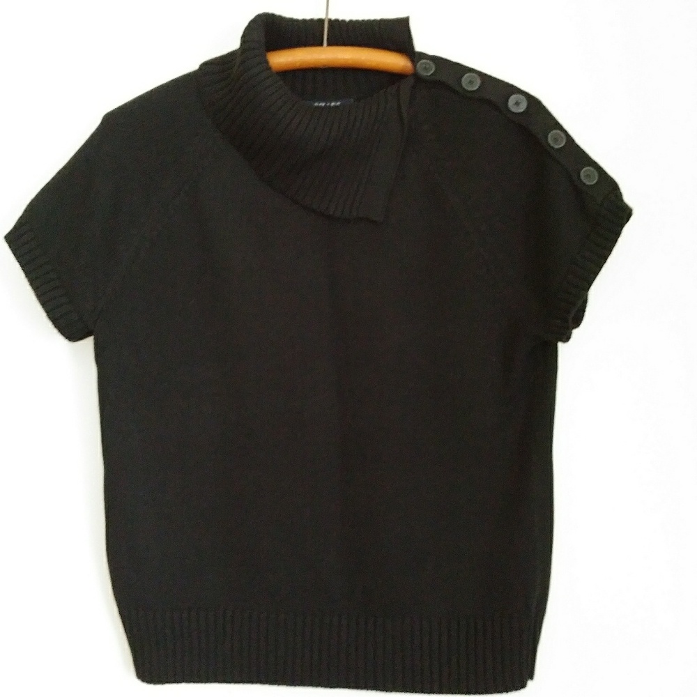 NWOT Chaps Buttons and Turtleneck